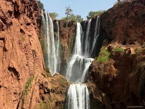 Vehículo privado de lujo para la excursión a las Cascadas de Ouzoud desde Marrakech